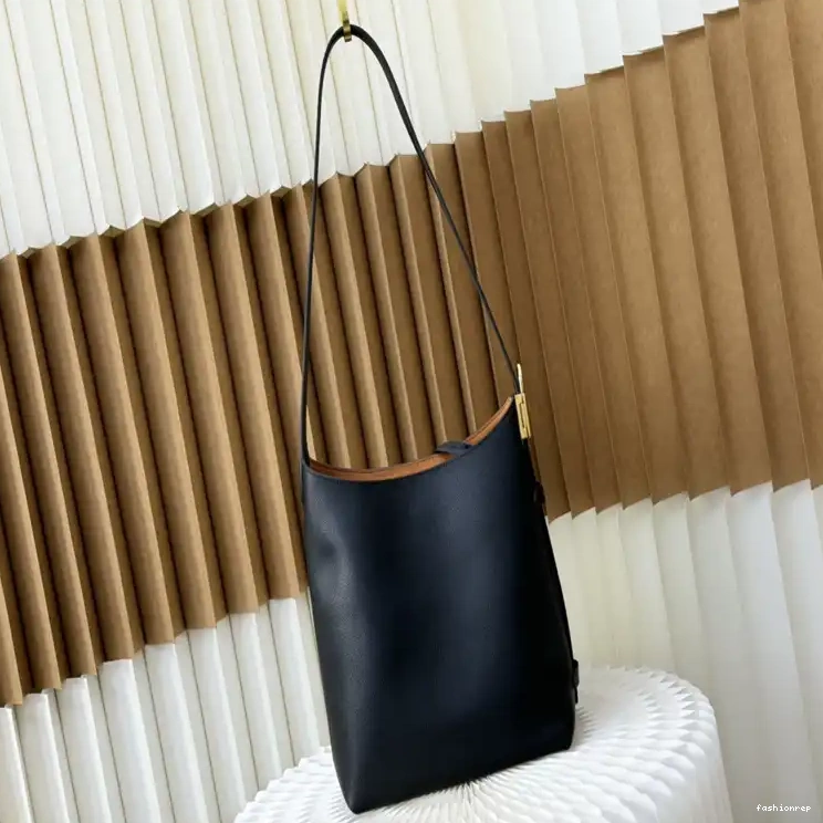 Fashionrep Bags 2408YA0078 LV 0703